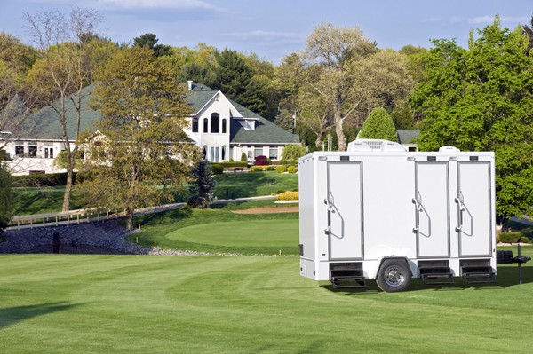 restroom trailer rental